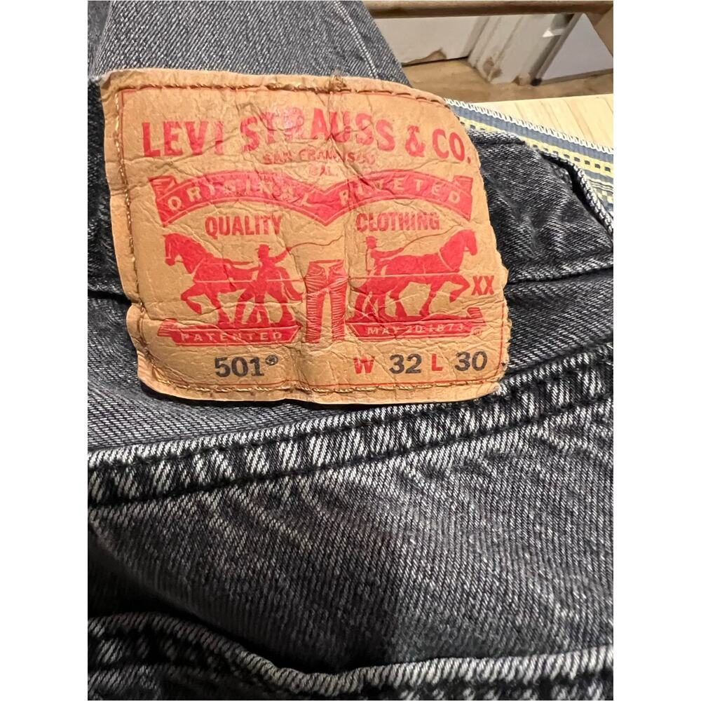 Vintage Levi’s 501 Faded Black Jeans W32 L30 Button Fly Straight Leg Denim - Picture 3 of 7